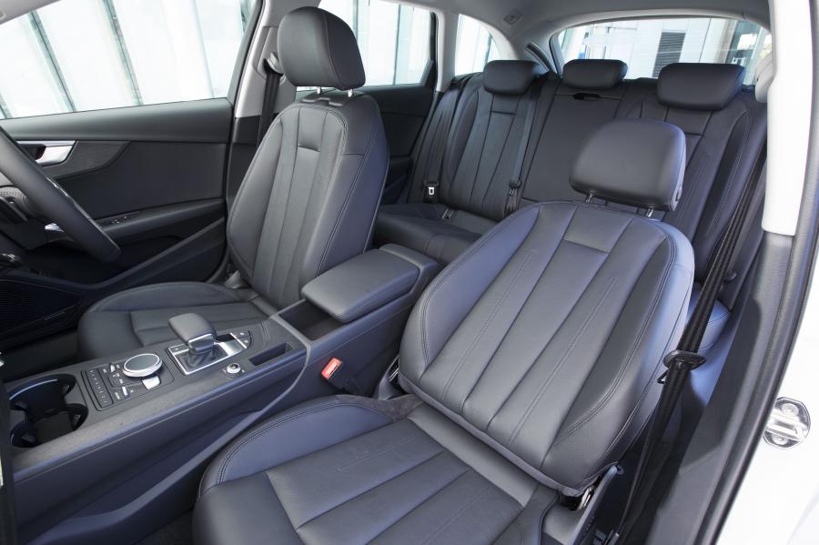 Интерьер Audi A4 Allroad 2.0 TFSI Quattro (B9) 2016 года  (JP) (фото 9 из 26)